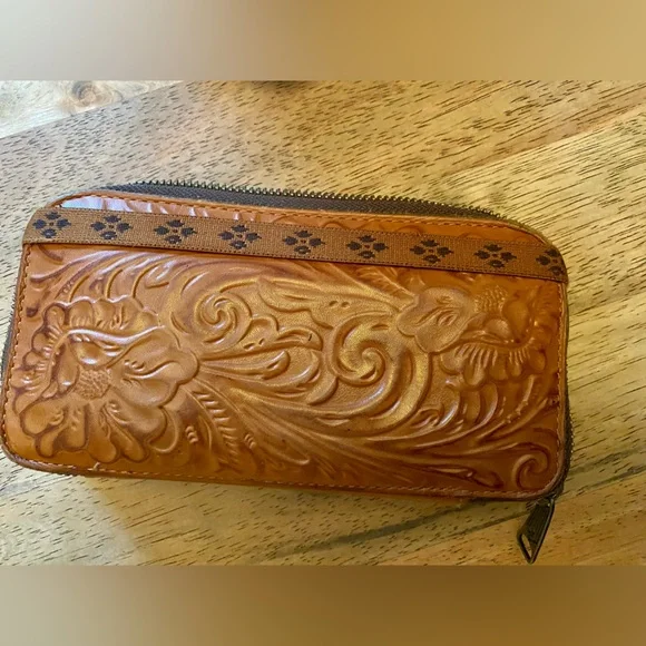 Patricia Nash Tan Embossed Floral Wallet - Picture 4 of 15